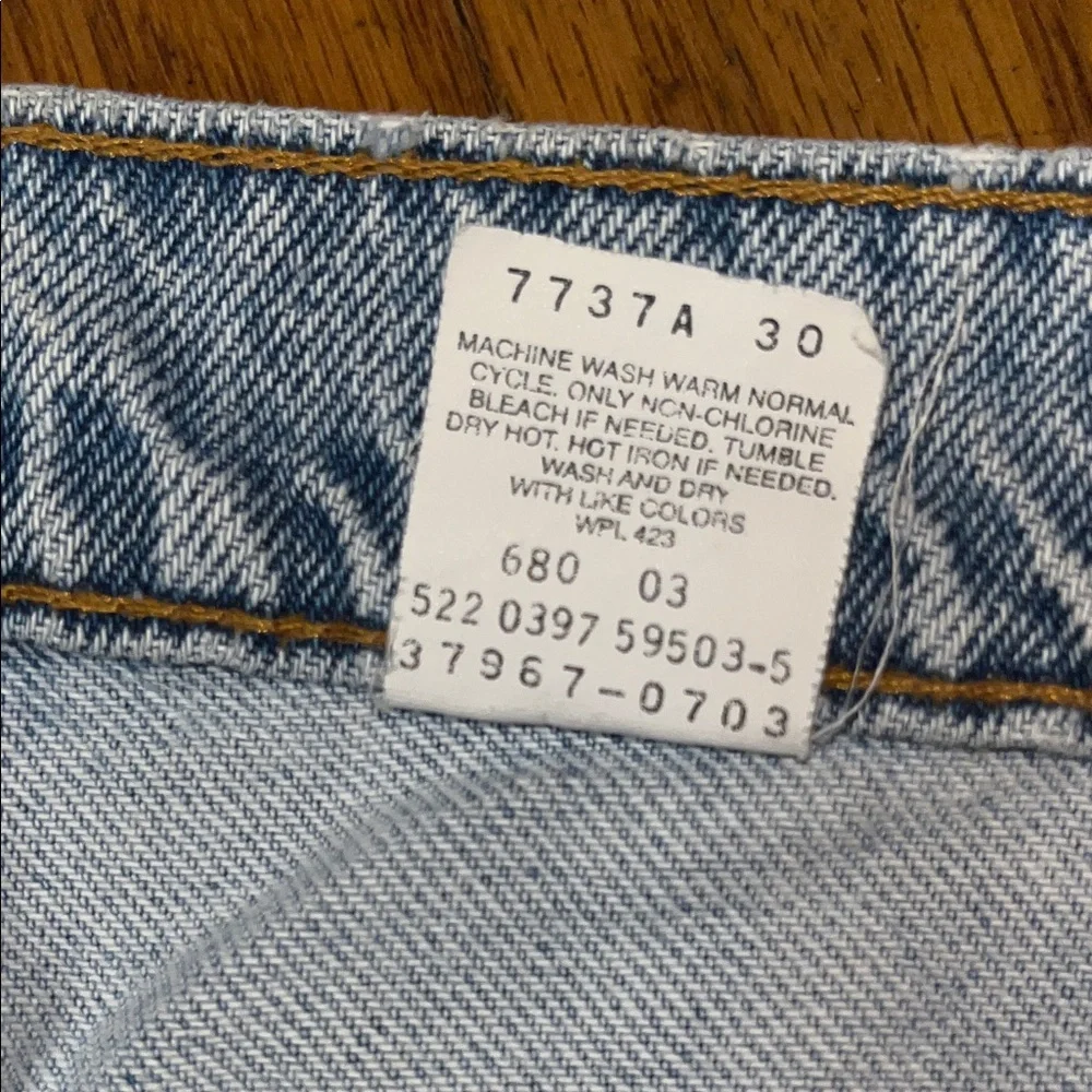 Vintage Levi's 967 Orange Tab Relaxed Fit Light Blue Denim Shorts Size 7